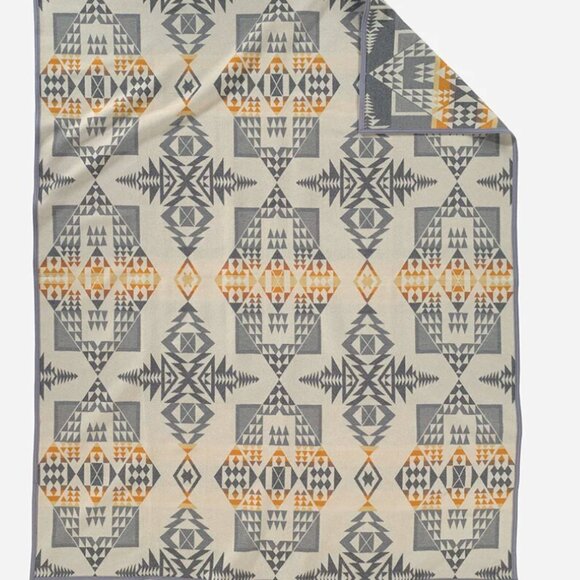 Pendleton Beaver State Wool Blanket – 64” x 80” – Made in USA - Picture 3 of 5